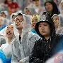 万博官方网站-比赛中出现惊险一幕,球迷跌破眼镜视频